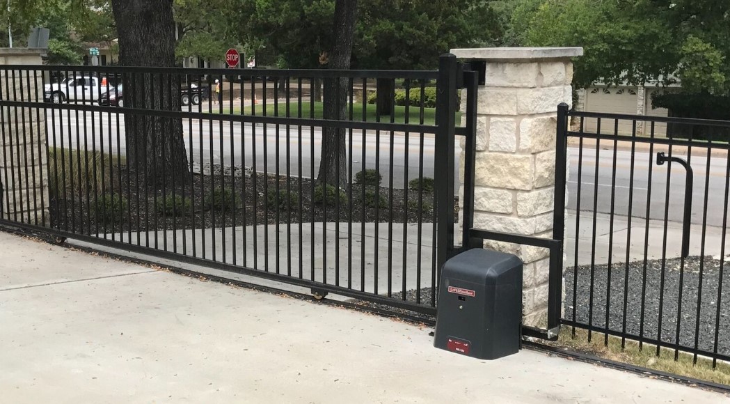 When to Call a Gate Repair Company